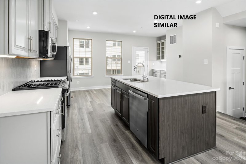 Property image 2 at 3318 Beeler Lane, Charlotte, NC 28208