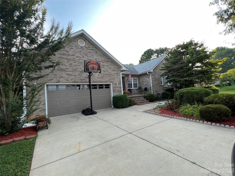 Property image 2 at 5175 Olde School Drive, Hickory, NC 28602