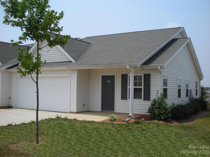 Property image 2 at 162 Springwood Lane, Mooresville, NC 28117