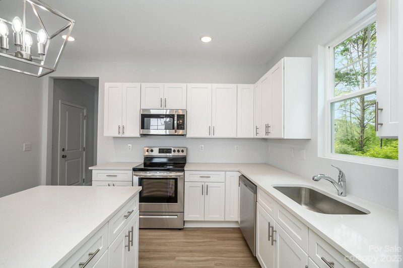 Property image 5 at 140 Baucom Street, Charlotte, NC 28216