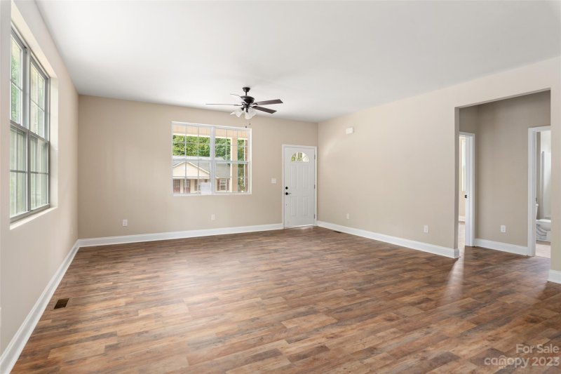 Property image 5 at 3728 Oakwood Road, Charlotte, NC 28269