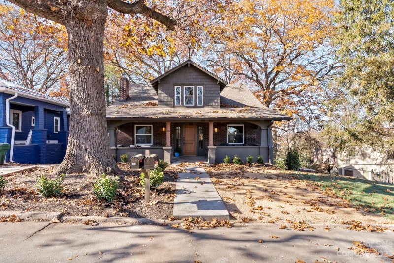 Property image 4 at 101 Riverview Drive, Asheville, NC 28806