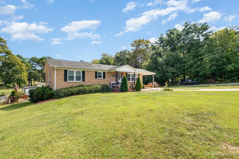 Property image 3 at 907 E Main Street, Shelby, NC 28150