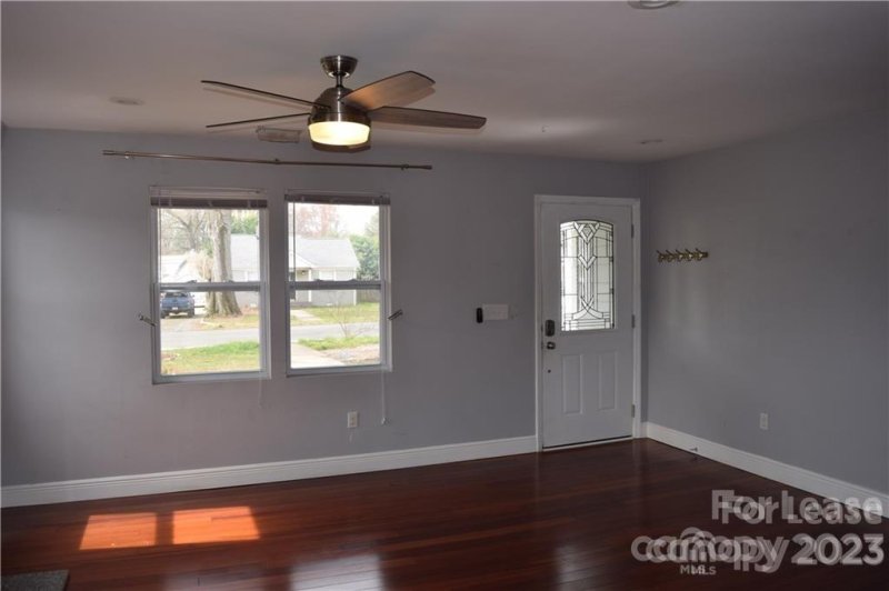 Property image 5 at 1221 Meadow Lane, Charlotte, NC 28205