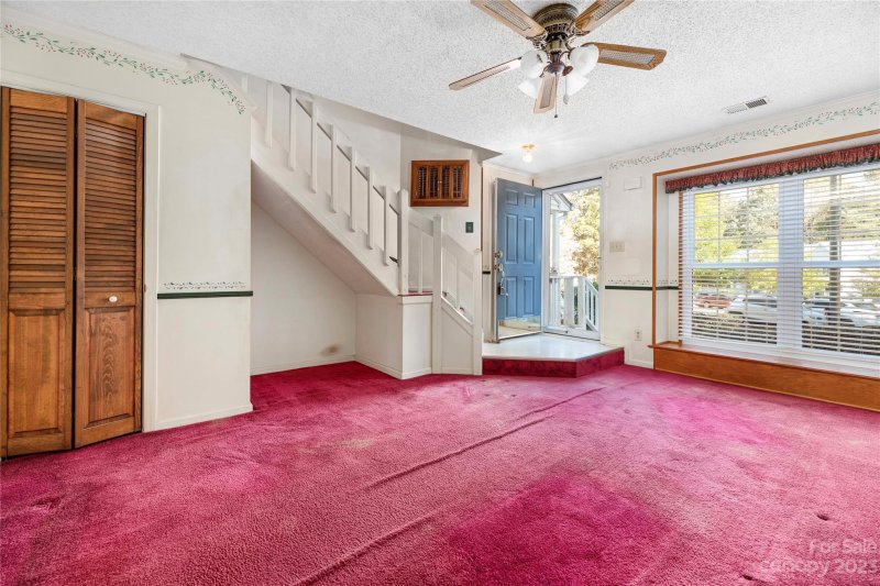 Property image 4 at 6426 Windsor Gate Lane, Charlotte, NC 28215