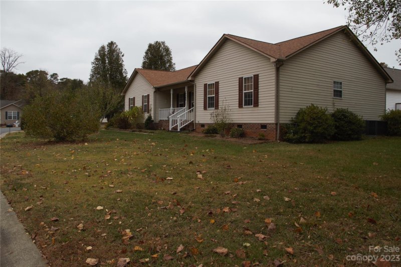 1043 Castle Rock Court