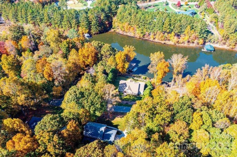 Property image 2 at 5392 Gunpowder Drive, Hickory, NC 28601