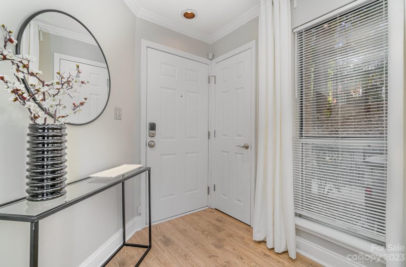 Property image 2 at 2500 Cranbrook Lane, Charlotte, NC 28207