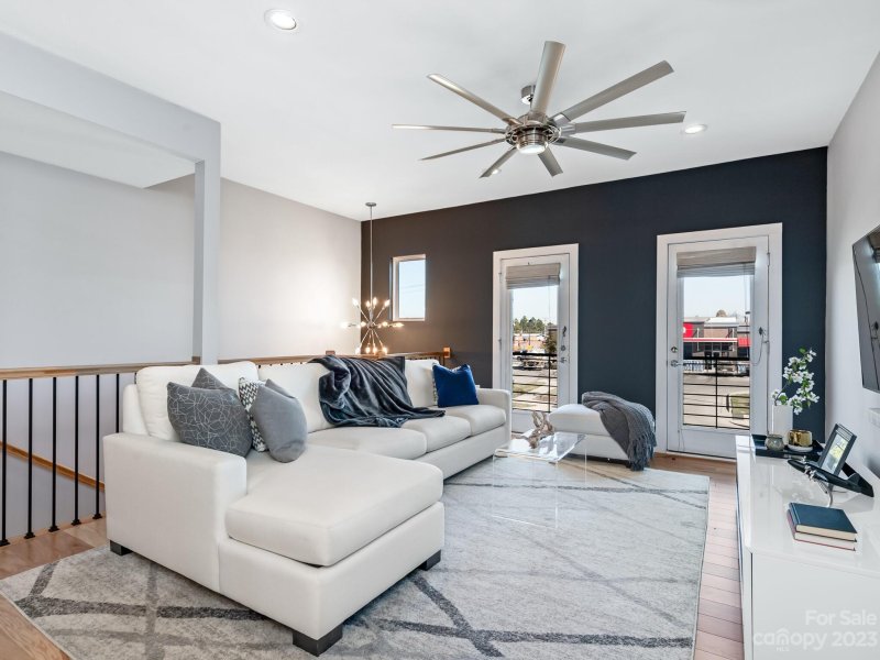 2708 Grand Union Way