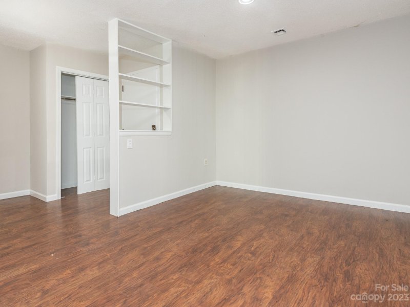 Property image 3 at 4902 Spring Lake Drive, Charlotte, NC 28212