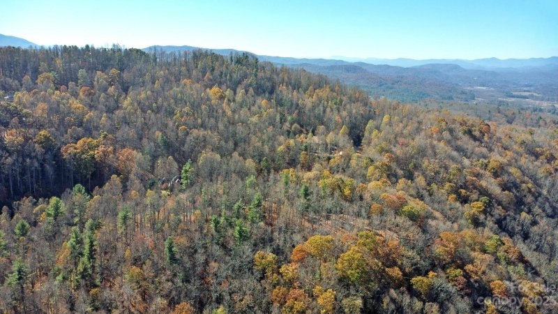 Property image 2 at 358 Solomon Circle, Hendersonville, NC 28739