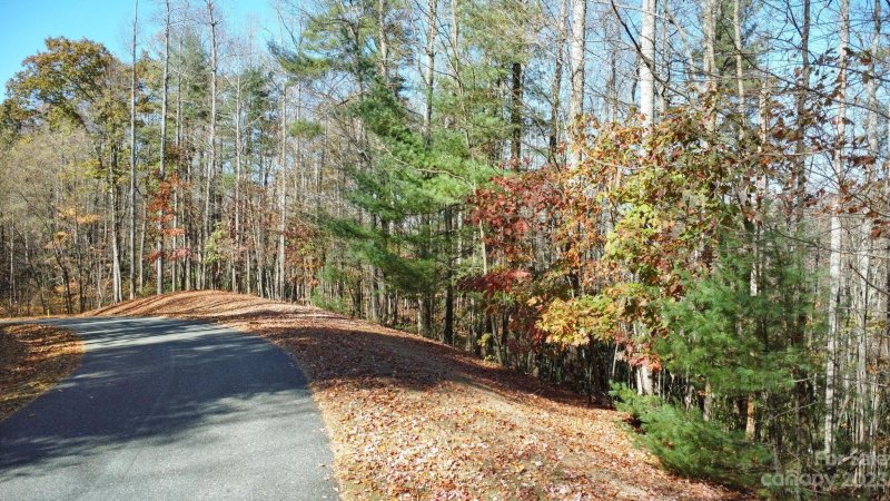 Property image 4 at 358 Solomon Circle, Hendersonville, NC 28739