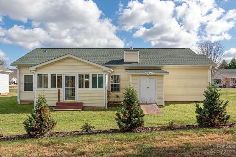 Property image 3 at 63 Beechnut Drive, Hendersonville, NC 28739