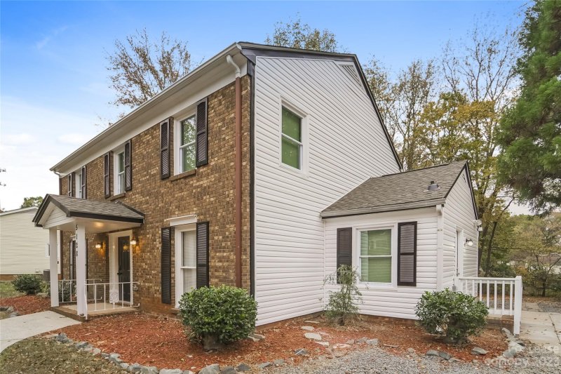 Property image 4 at 5128 Chestnut Lake Drive, Charlotte, NC 28227