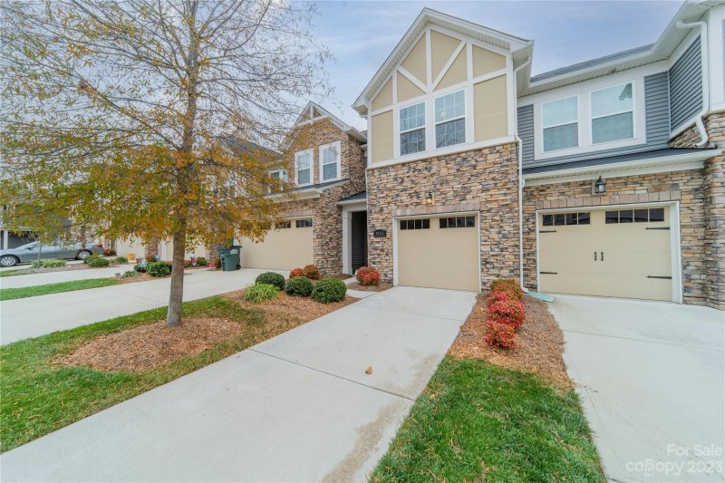 Property image 2 at 9253 Glenburn Lane, Charlotte, NC 28278