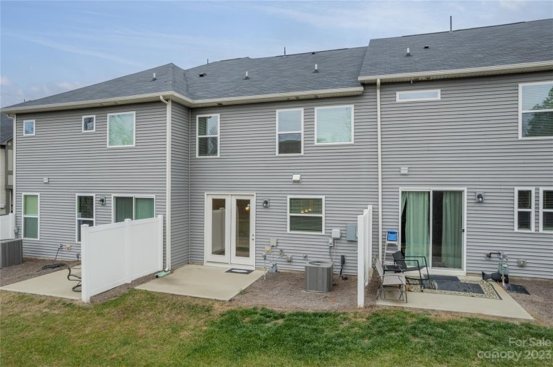 Property image 3 at 9253 Glenburn Lane, Charlotte, NC 28278