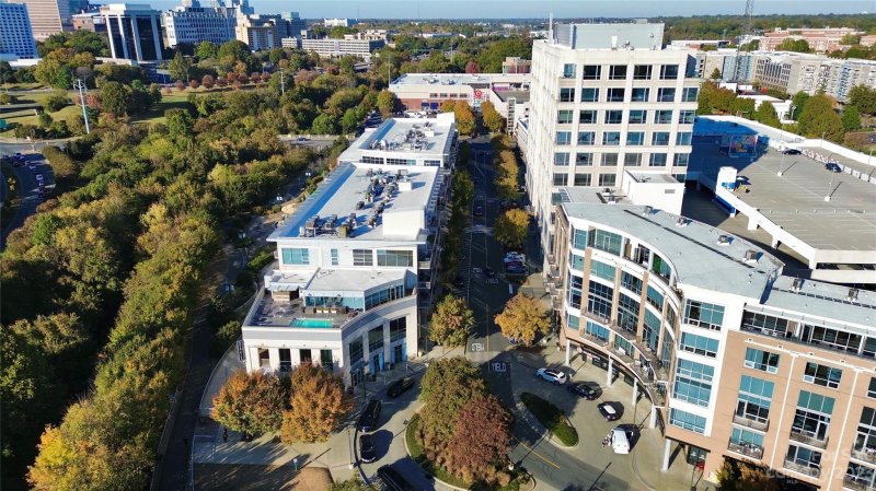 Property image 4 at 1133 Metropolitan Avenue, Charlotte, NC 28204