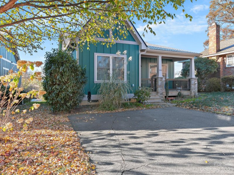 Property image 4 at 504 Fairview Road, Asheville, NC 28803