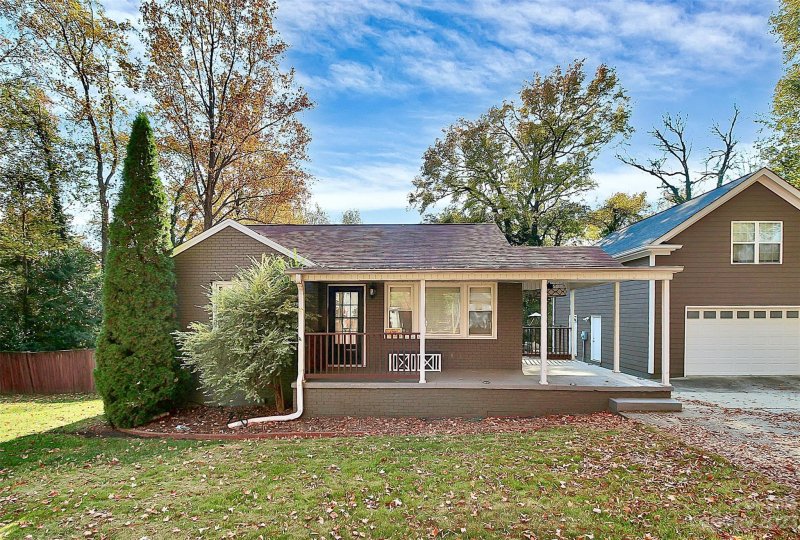 Property image 3 at 138 Willetta Drive, Charlotte, NC 28217