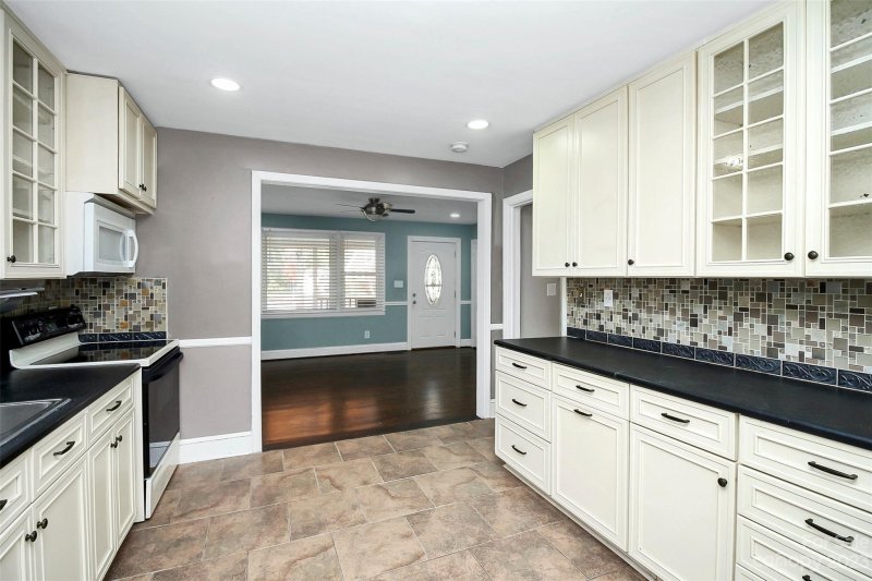 Property image 5 at 138 Willetta Drive, Charlotte, NC 28217