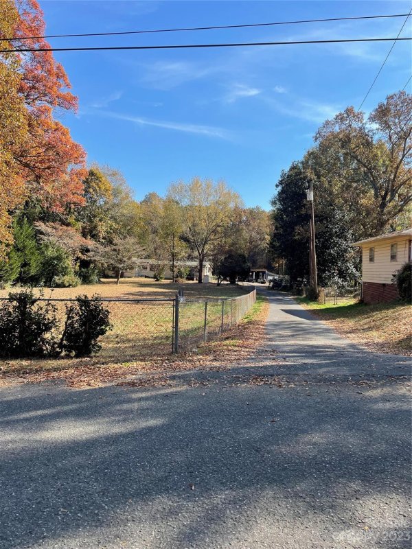 Property image 2 at 1224 White Lane, Gastonia, NC 28052