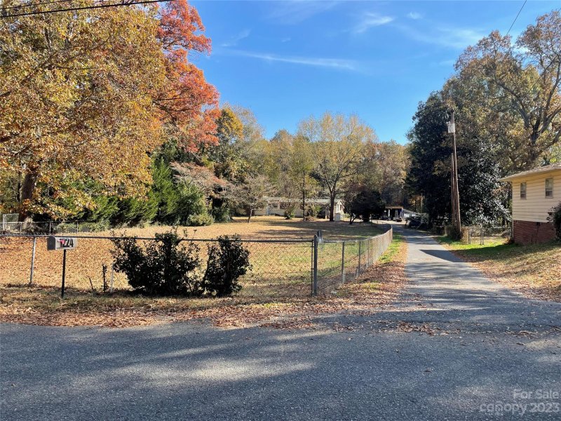 Property image 3 at 1224 White Lane, Gastonia, NC 28052