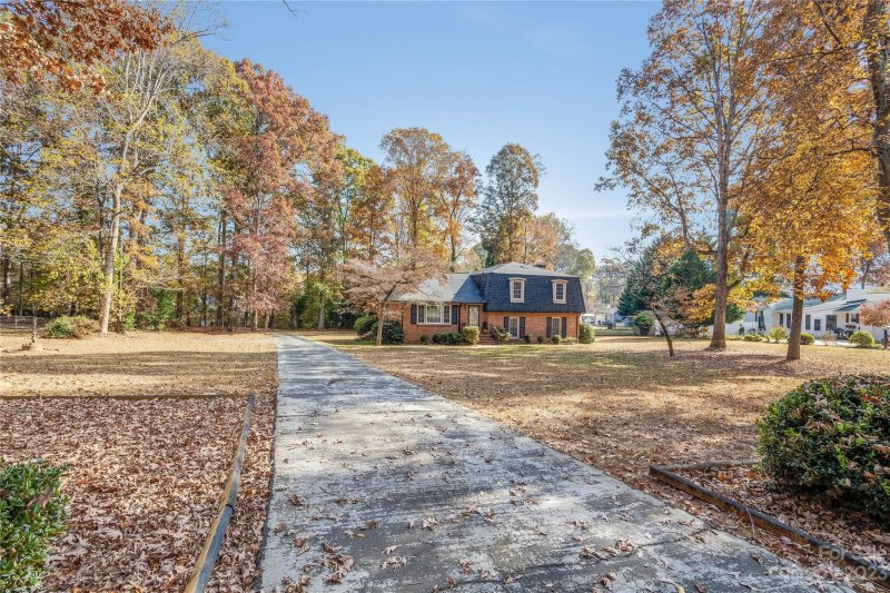 Property image 2 at 1002 Pierce Avenue, Mount Holly, NC 28120