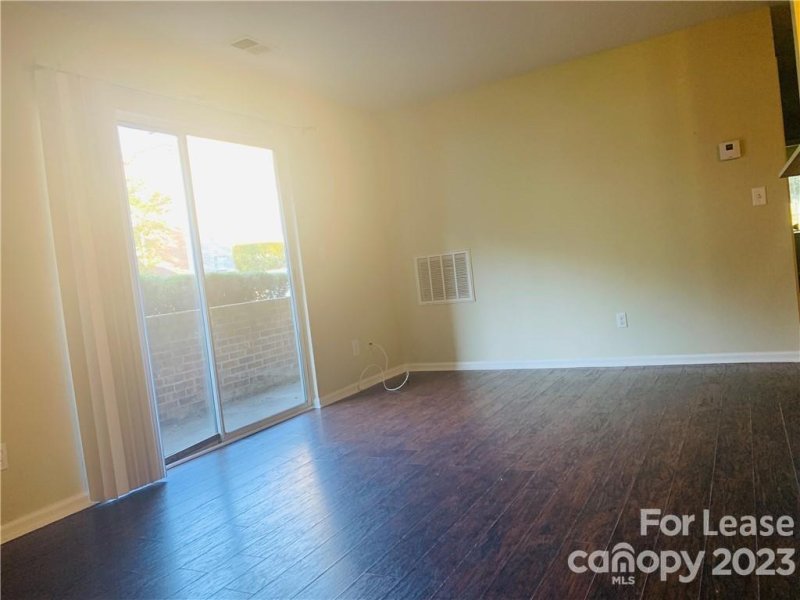 Property image 2 at 1638 Arlyn Circle, Charlotte, NC 28213