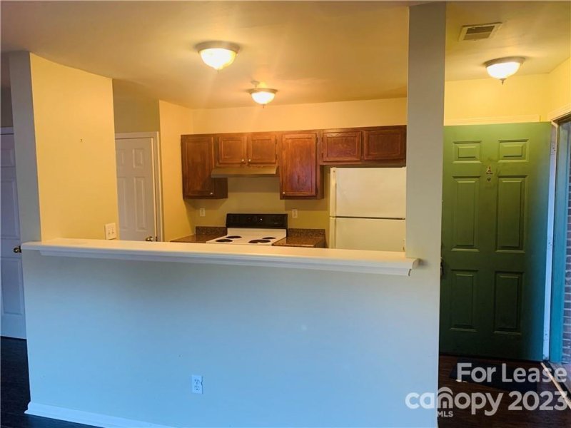 Property image 4 at 1638 Arlyn Circle, Charlotte, NC 28213