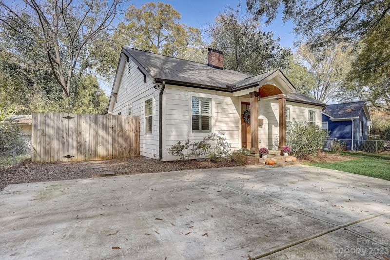 Property image 3 at 1908 Garibaldi Avenue, Charlotte, NC 28208