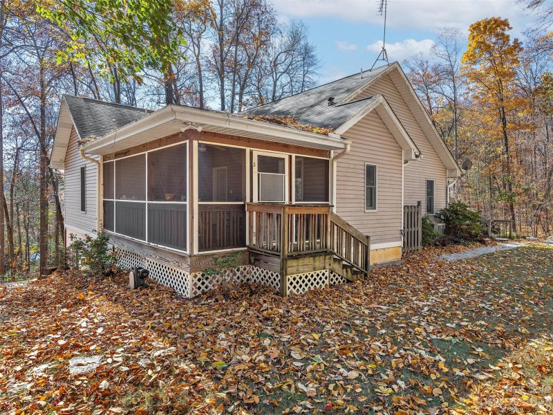 Property image 2 at 278 Independence Boulevard, Asheville, NC 28805