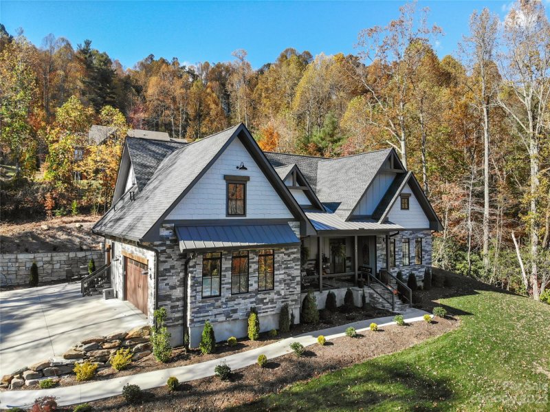 Property image 2 at 264 Freedom Trail Court, Zirconia, NC 28790