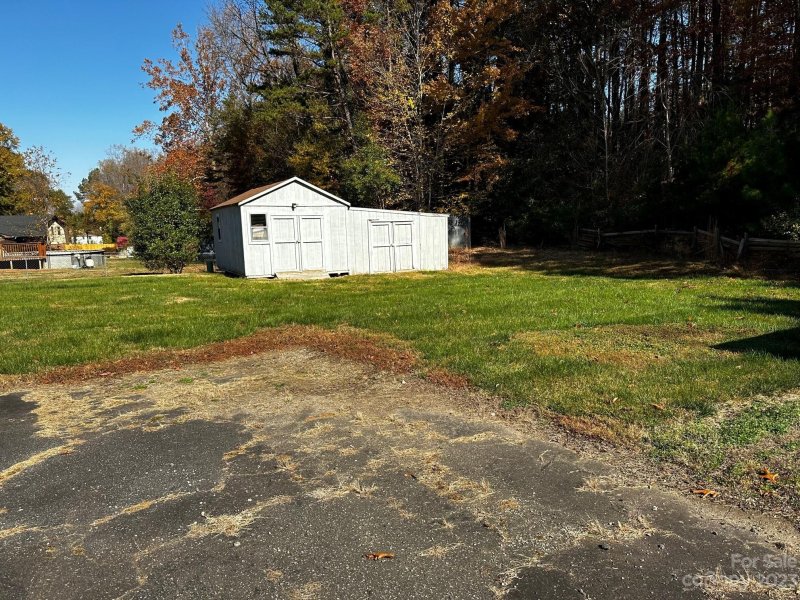 Property image 4 at 2210 24th Street Circle, Hickory, NC 28601