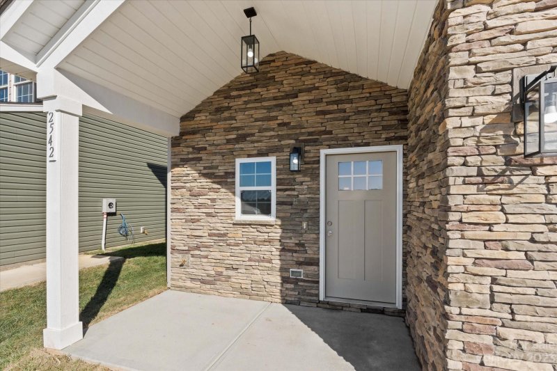 Property image 4 at 2542 Snow Creek Road, Hickory, NC 28601