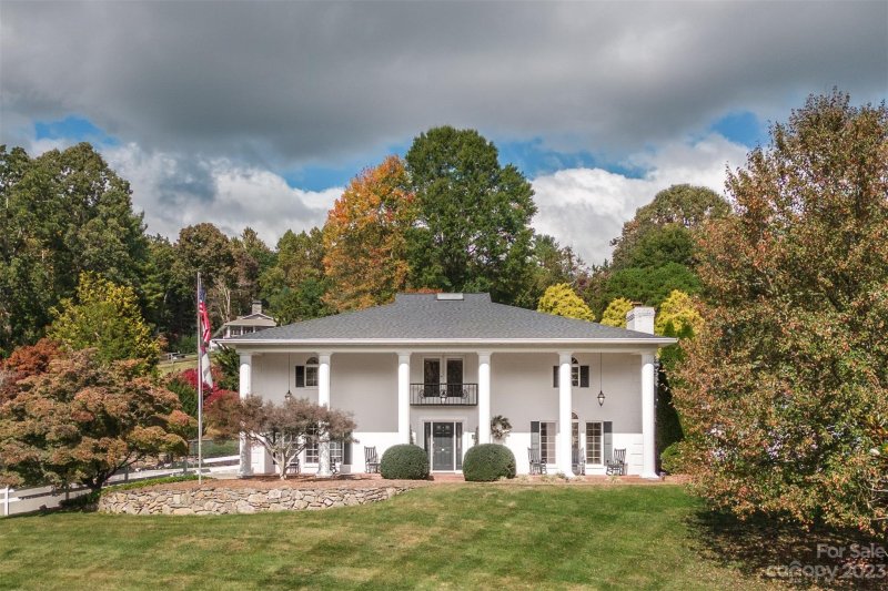 Property image 3 at 409 Rickel Drive, Hendersonville, NC 28739