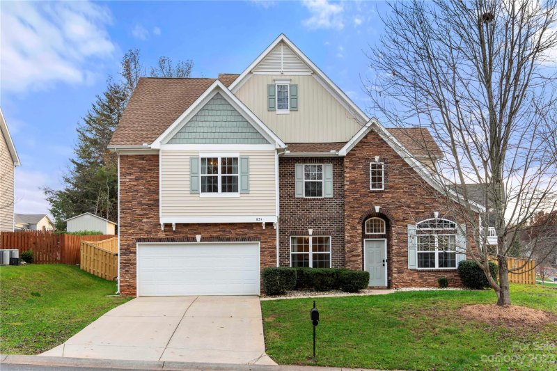 831 Irish Green Drive