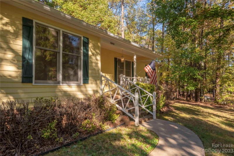 Property image 3 at 2015 Marglyn Drive, Matthews, NC 28105