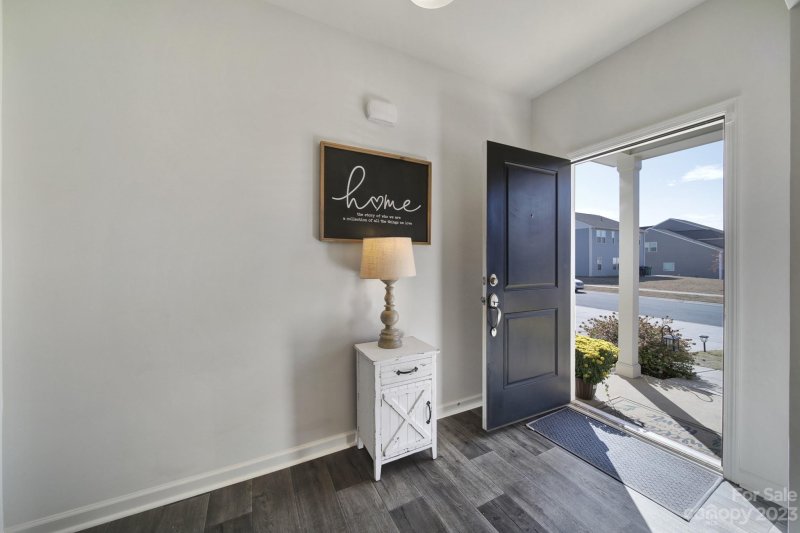 Property image 3 at 1010 Bramcote Lane, Charlotte, NC 28215