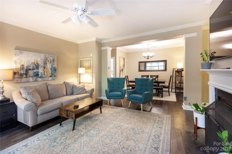 Property image 4 at 5601 Fairview Road, Charlotte, NC 28209