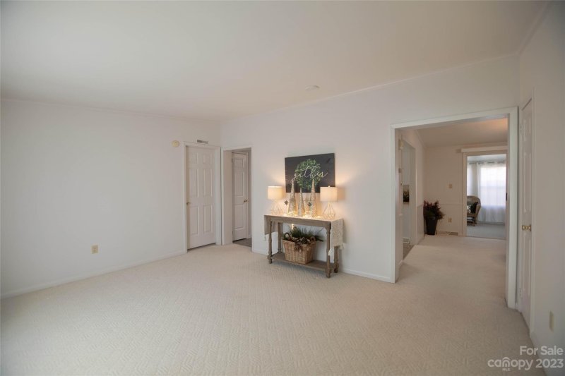 Property image 3 at 7 N June Lane, Hendersonville, NC 28792