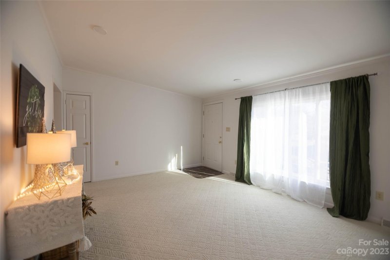 Property image 4 at 7 N June Lane, Hendersonville, NC 28792