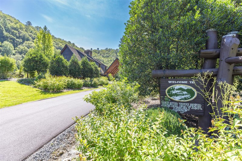 Property image 3 at 99999 Bear River Lodge Trail, Marshall, NC 28753