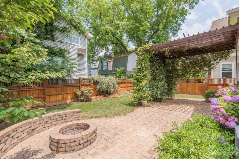 Property image 3 at 632 Waco Street, Charlotte, NC 28204