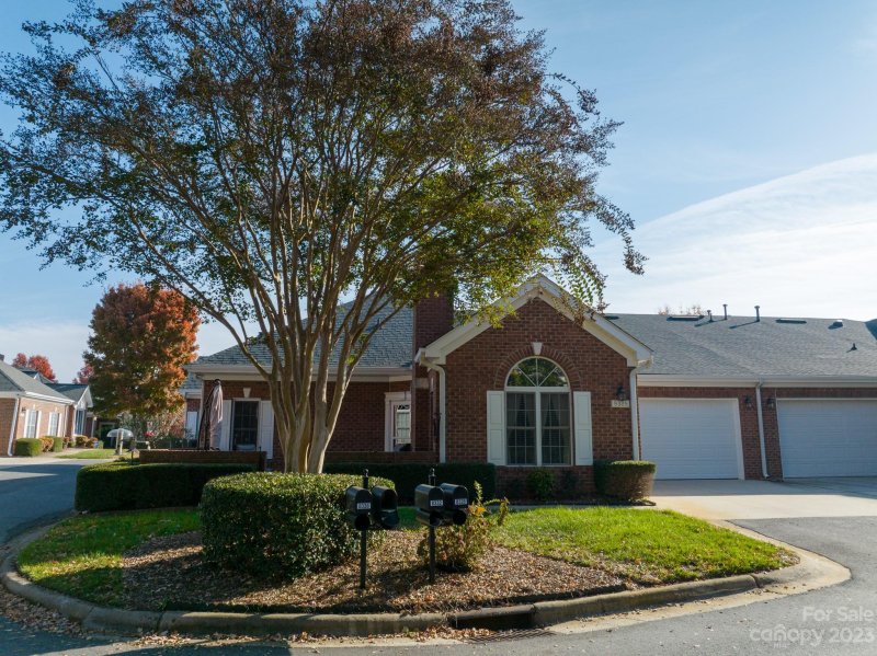 Property image 2 at 8328 Highland Glen Drive, Charlotte, NC 28269