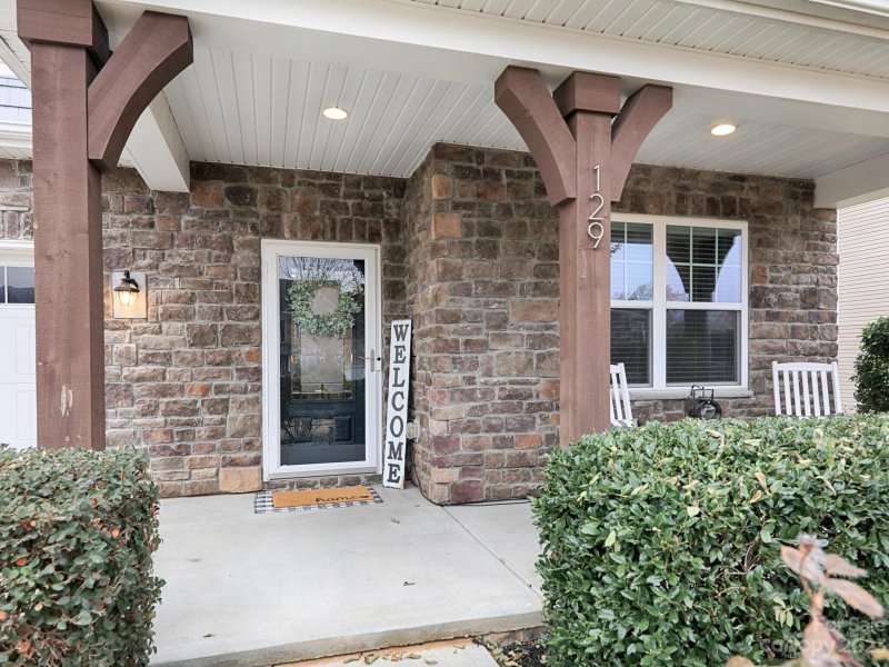 Property image 4 at 129 Sugar Magnolia Drive, Mooresville, NC 28115