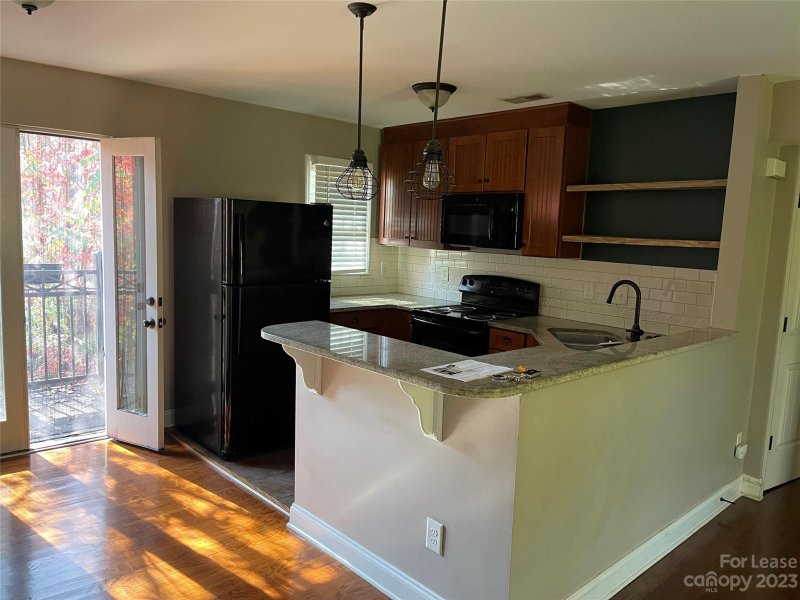 Property image 3 at 4921 Park Road, Charlotte, NC 28209