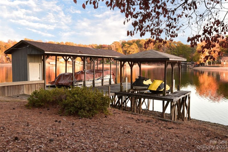 Property image 5 at 618 Fairway Shores Road, Mount Gilead, NC 27306