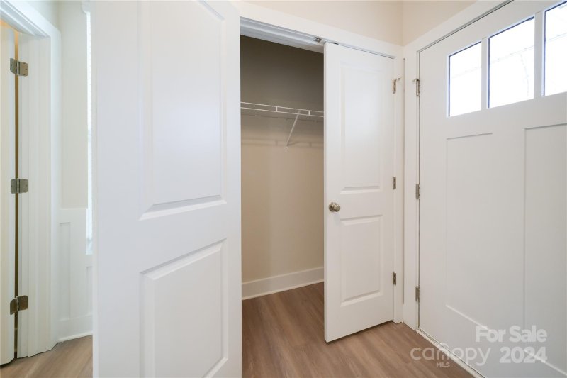 Property image 3 at 6701 Kinghurst Drive, Charlotte, NC 28216