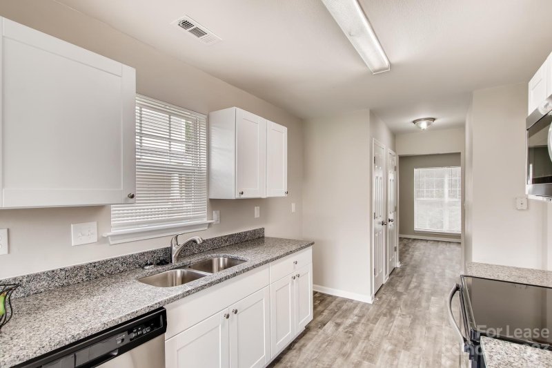 Property image 3 at 8011 Rolling Meadows Lane, Huntersville, NC 28078