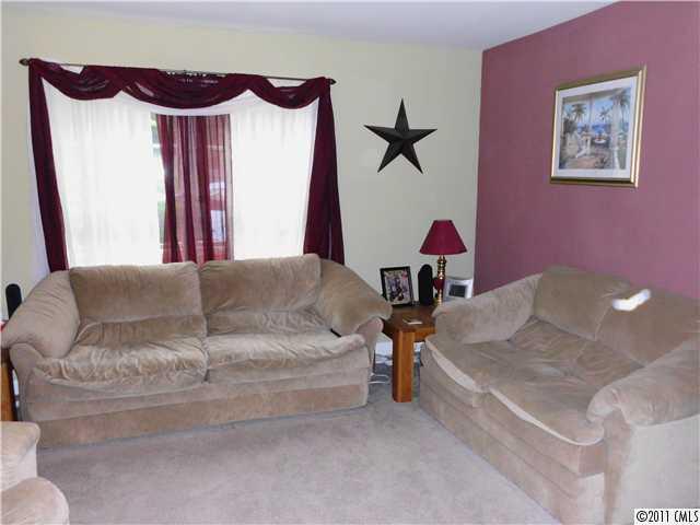 Property image 2 at 313 Deerchase Circle, Statesville, NC 28625